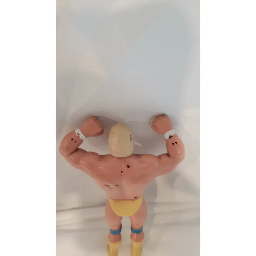 Vintage Hulk Hogan Wrestling Action Figure Yellow Blue WWF WWE Figure